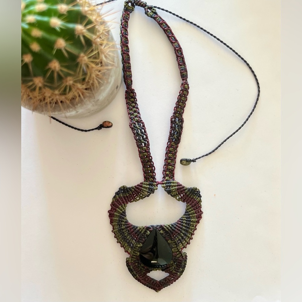 Macrame necklace